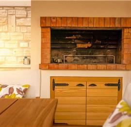 4 bedroom villa with pool and sea views near Dubrovnik sleeps 8